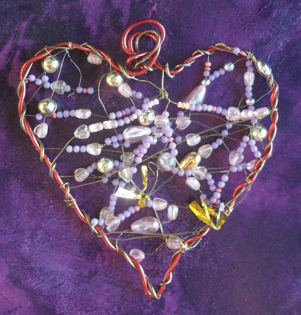 Suspension coeur avec des perles